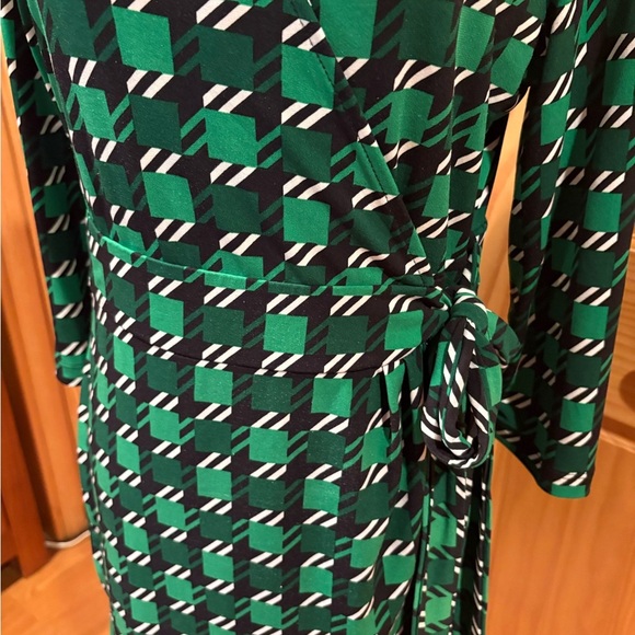 New York & Company Stretch faux wrap dress Green Geometric women’s M - Picture 3 of 12